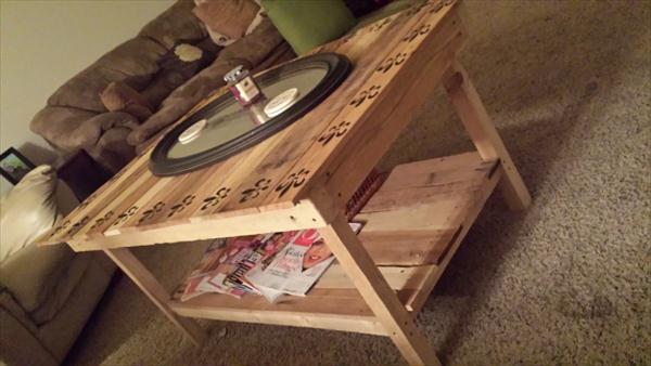 recycled pallet coffee table with decorative stenciling