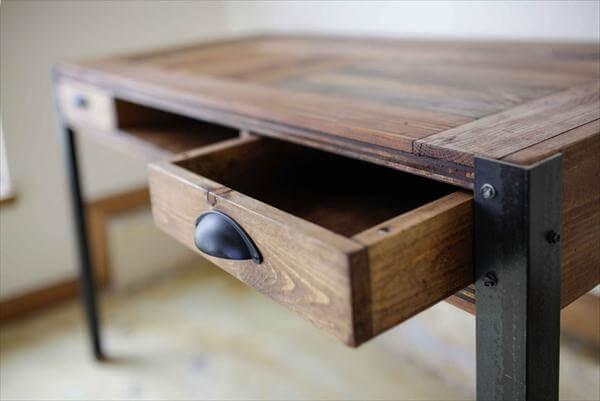 recycled pallet desk with storage