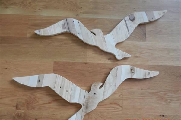 recycled pallet seagulls wall art