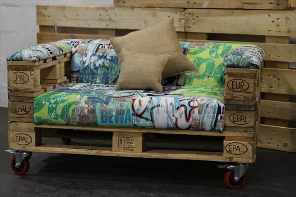 recycled pallet rolling sofa
