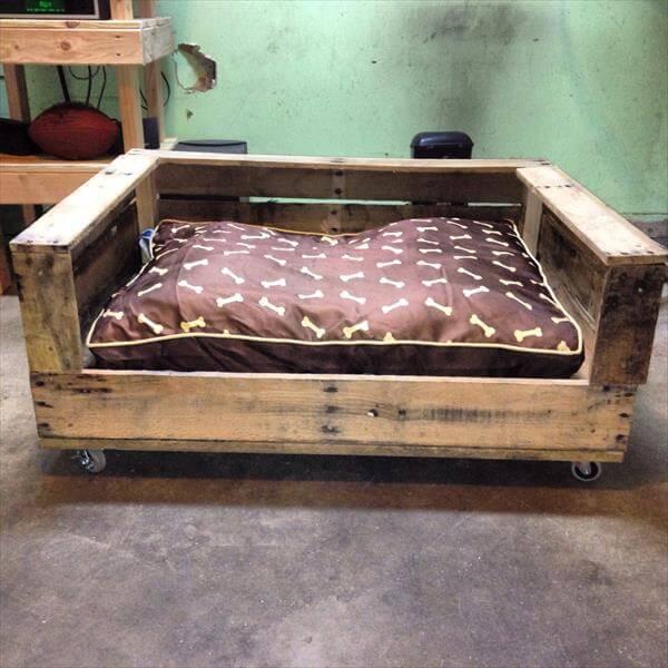 Dog 2024 bed pallets