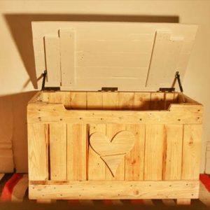 recycled pallet toy chest