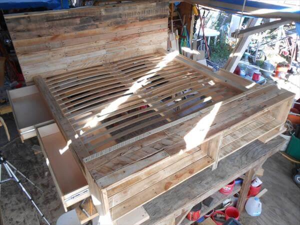 recycled pallet bed with drawers