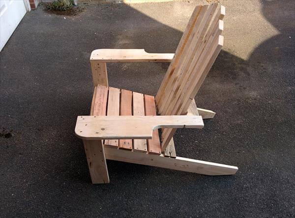 reclaimed pallet Adirondack chair