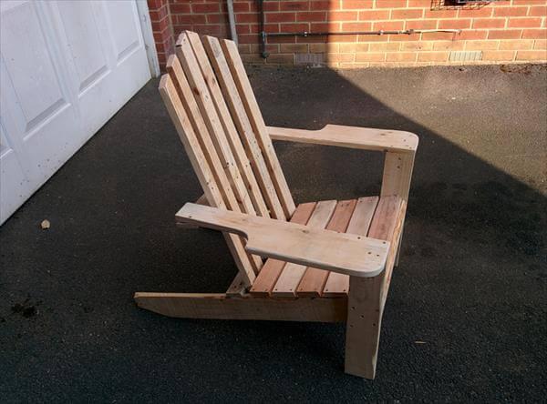 build-to-last pallet Adirondack chair