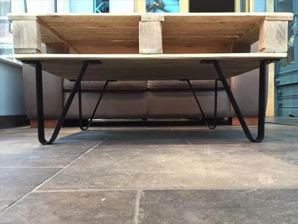 recycled pallet coffee table with steel metal legs