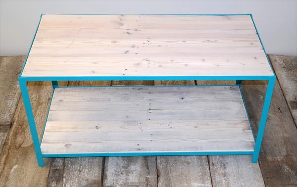recycled pallet coffee table with steel base
