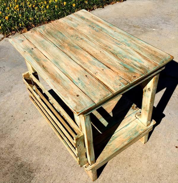 recycled pallet table with book rack