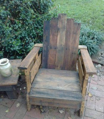 Recycled pallet rustic Adirondack chair