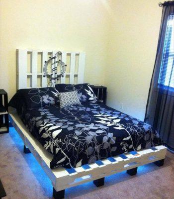 diy pallet bed with lights
