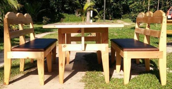  pallet outdoor dining set