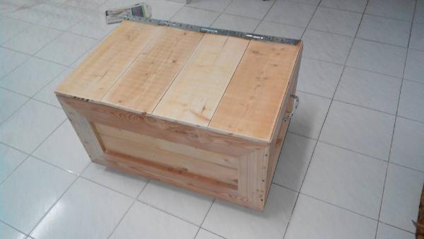 Recycled pallet toy box