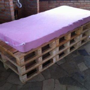 pallet wood couch or daybed