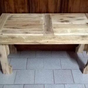 Recycled pallet rustic coffee table