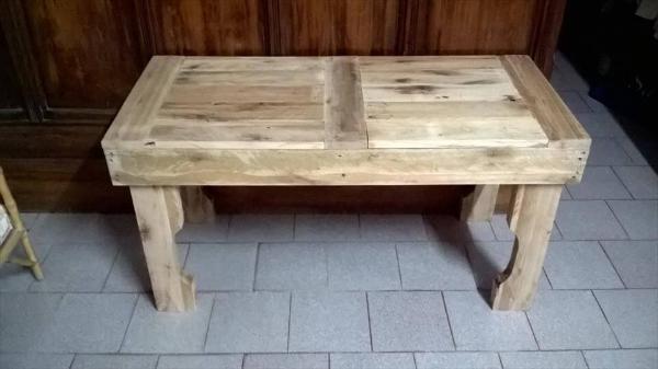 Recycled pallet rustic coffee table
