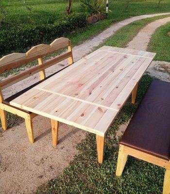 Recycled pallet outdoor dining set