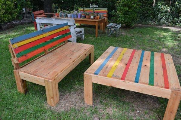 accent Repurposed pallet outdoor furniture set