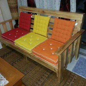 wooden pallet bench with cushion