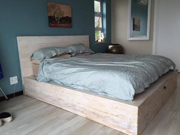 Floor deals bed pallet