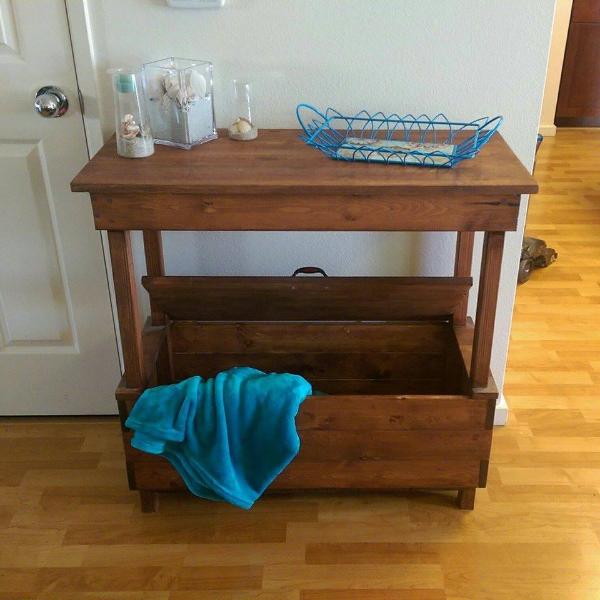 repurposed pallet mini table with built-in box