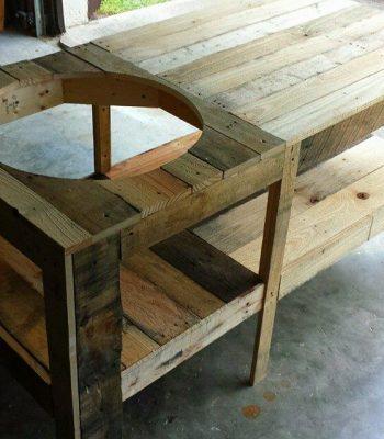 low-cost wooden pallet grill table