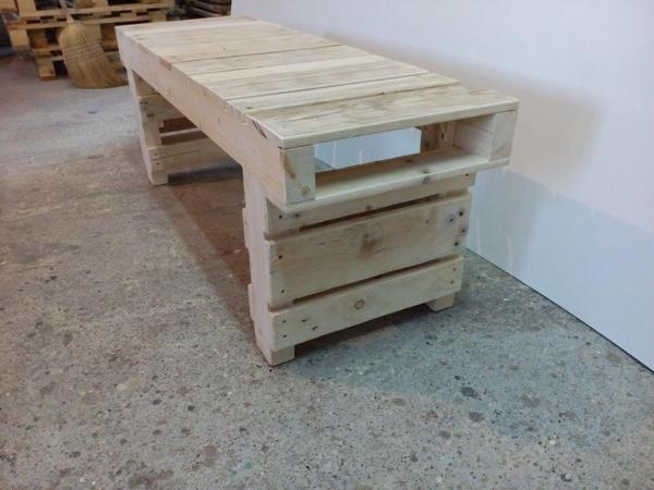 no-cost wooden pallet bench