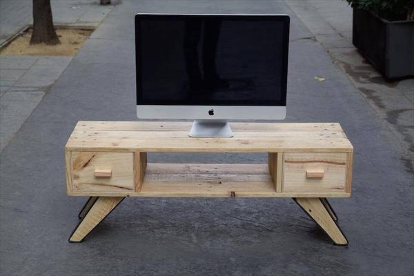 upcycled wooden pallet TV stand