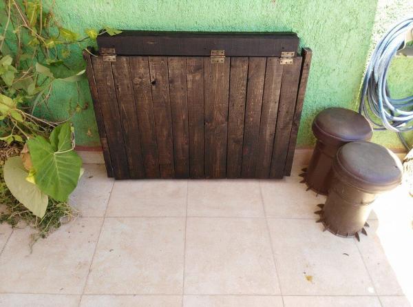 upcycled wooden pallet folding table