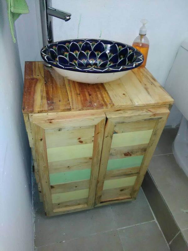 DIY Pallet Wood Bathroom Vanity - 101 Pallets