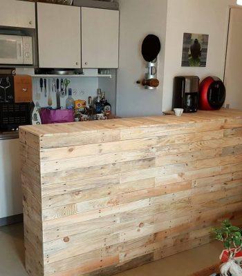 Recycled pallet bar