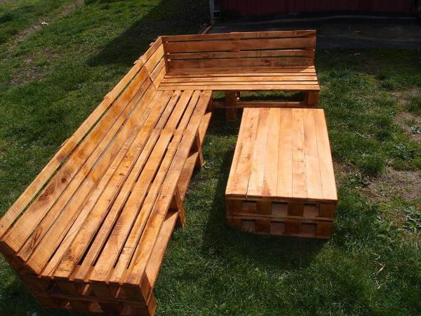 Wooden pallet sofa with coffee table