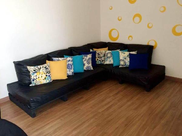 no-cost pallet sectional couch