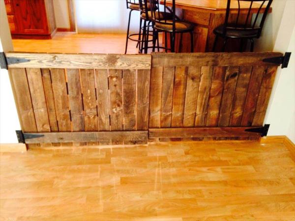 Recycled pallet gate