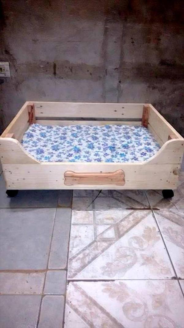 Upcycled Wood Pallet Dog Bed - 101 Pallets
