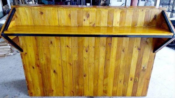 rustic yet modern pallet and metal counter