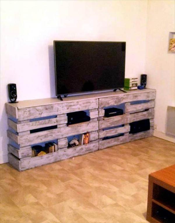 Diy Pallet Tv Stand Or Entertainment Center - 101 Pallets