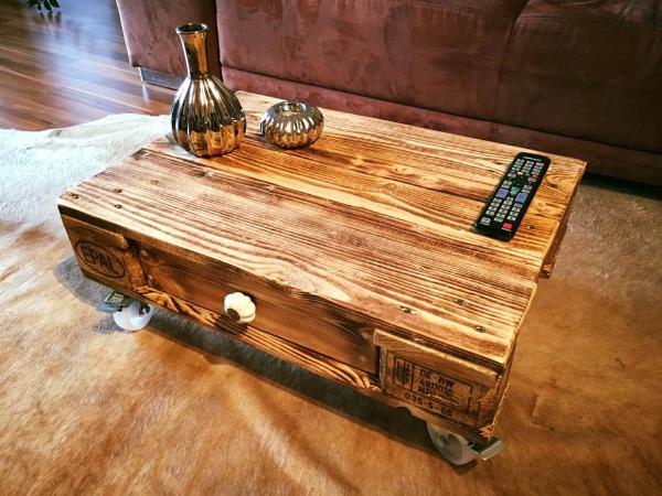 upcycled pallet coffee table with one drawer