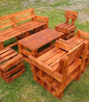 upcycled wooden pallet garden sitting set