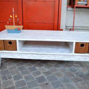 Recycled pallet media console table