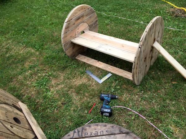 wooden pallet garden bench installation