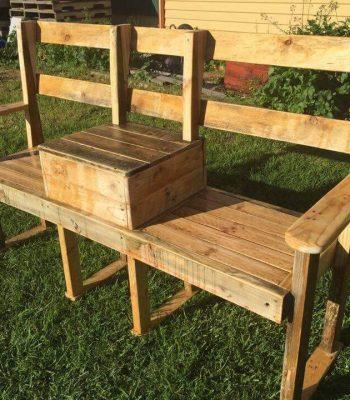 Wooden pallet bench with cooler
