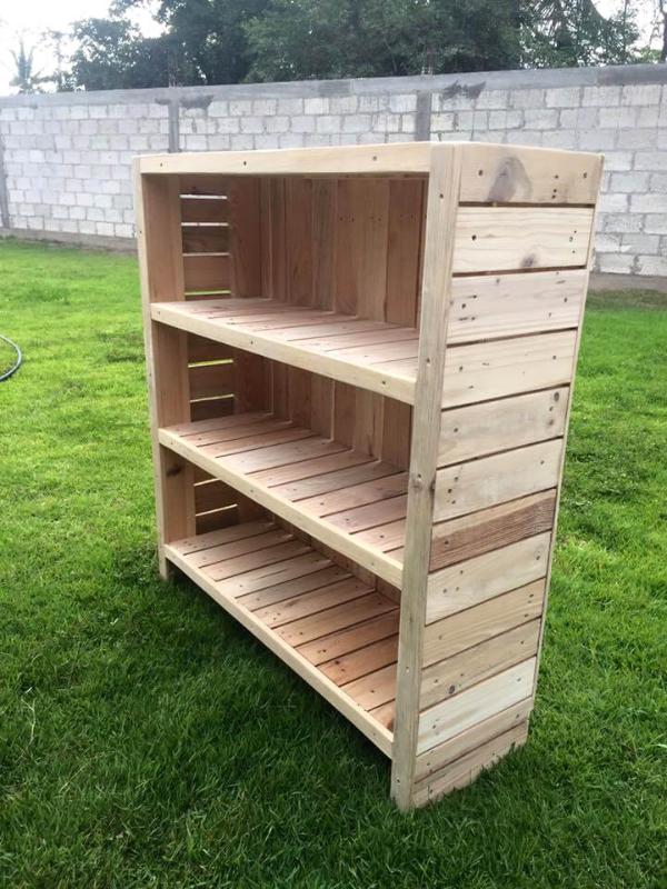 Bookcase Out Of Pallets 101, Pallet Wood Shelving Unit