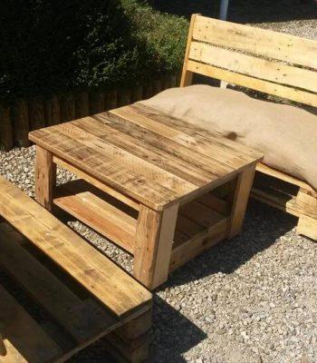 simple pallet outdoor seating