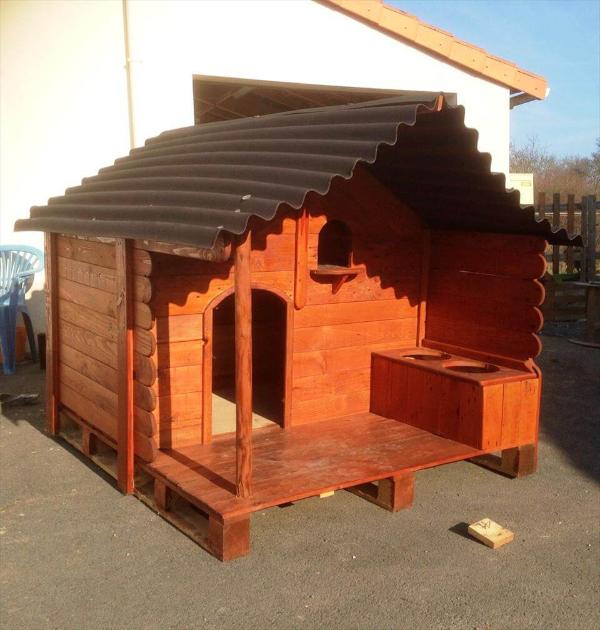 dog house made of pallets