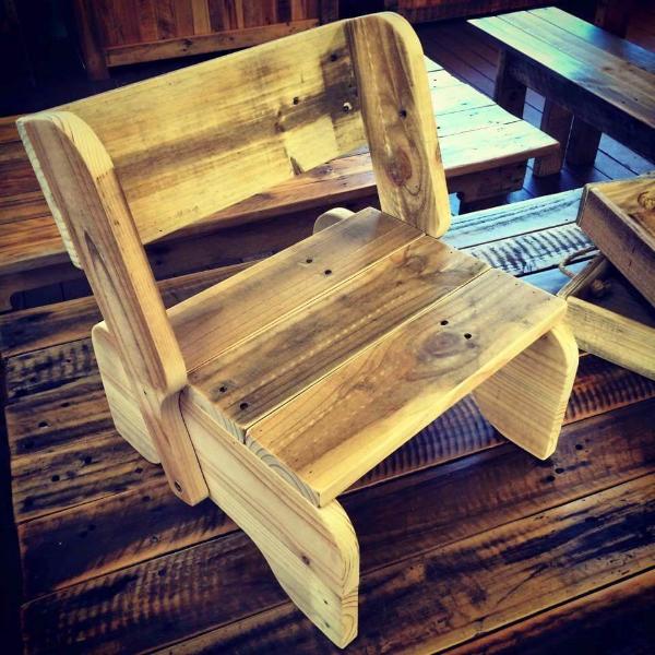 wooden pallet mini chair