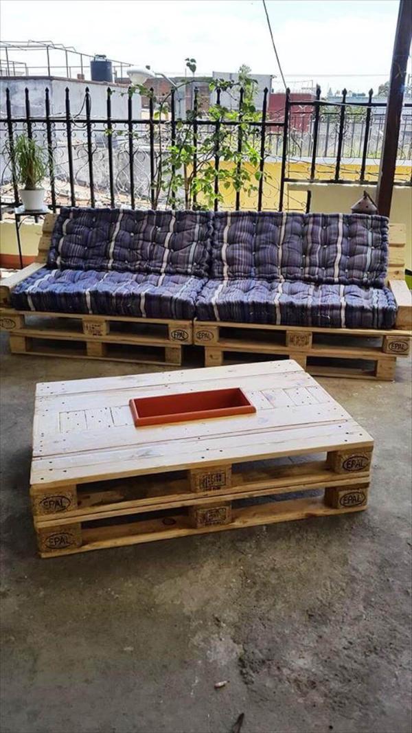 stacked pallet coffee table with icebox