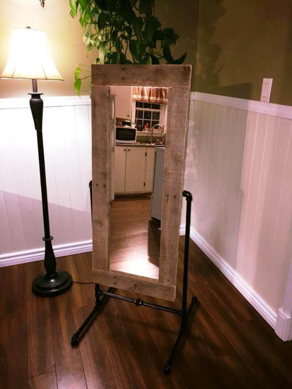 pallet standing mirror with metal pipe base