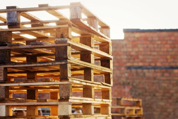 How To Use Wooden Pallets For Shelving And Storage