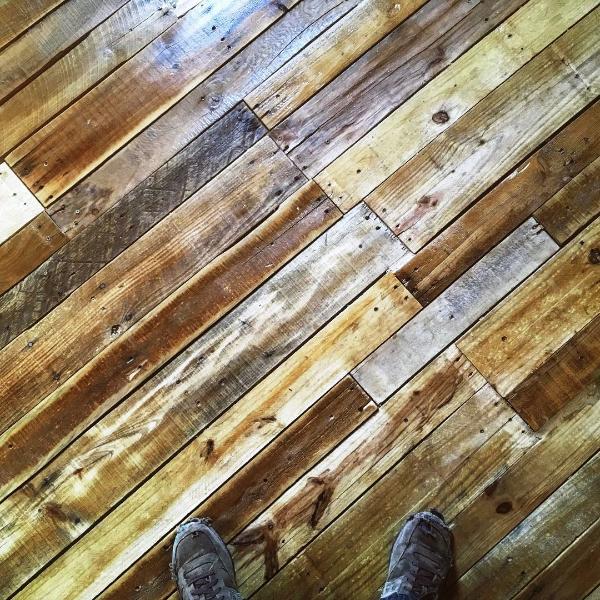 pallet flooring idea